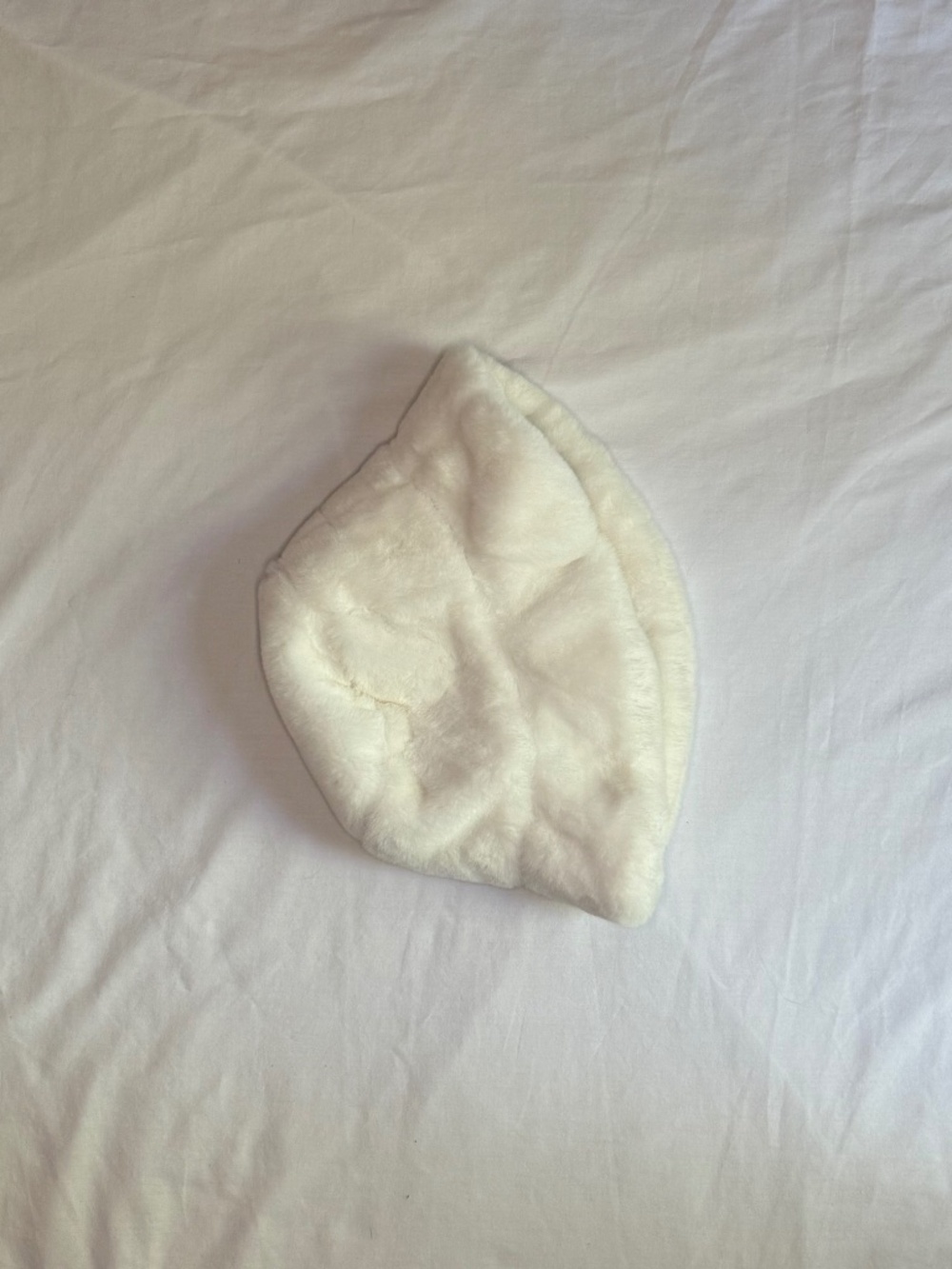 White Winter Fuzzy Bucket Hat